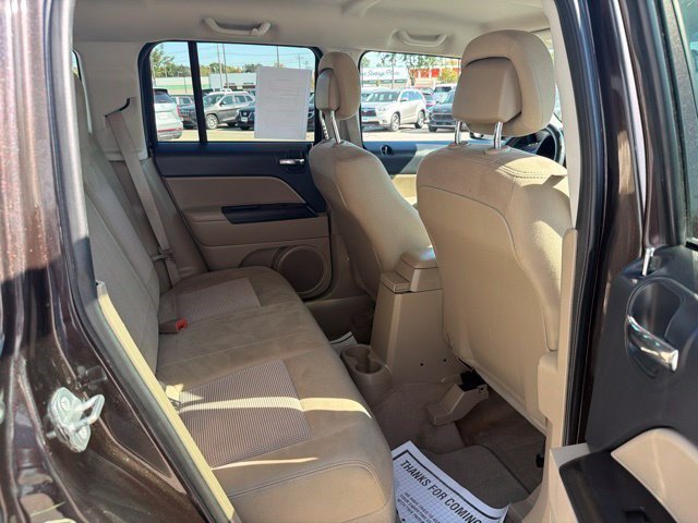 Used 2014 Rugged Brown Pearlcoat Jeep Latitude image 18