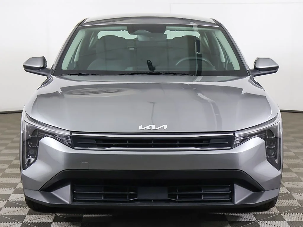Used 2025 Gray Kia LXS image 10