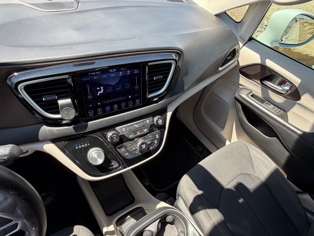 Used 2019 White Chrysler Touring Plus image 18