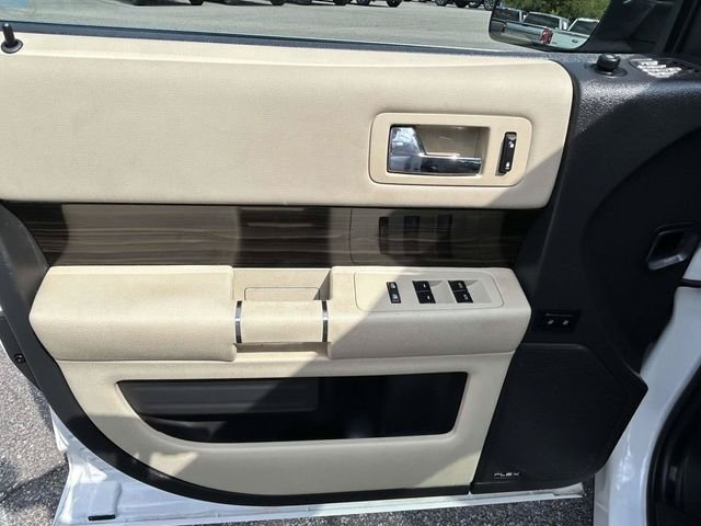 Used 2016 White Ford SEL image 18