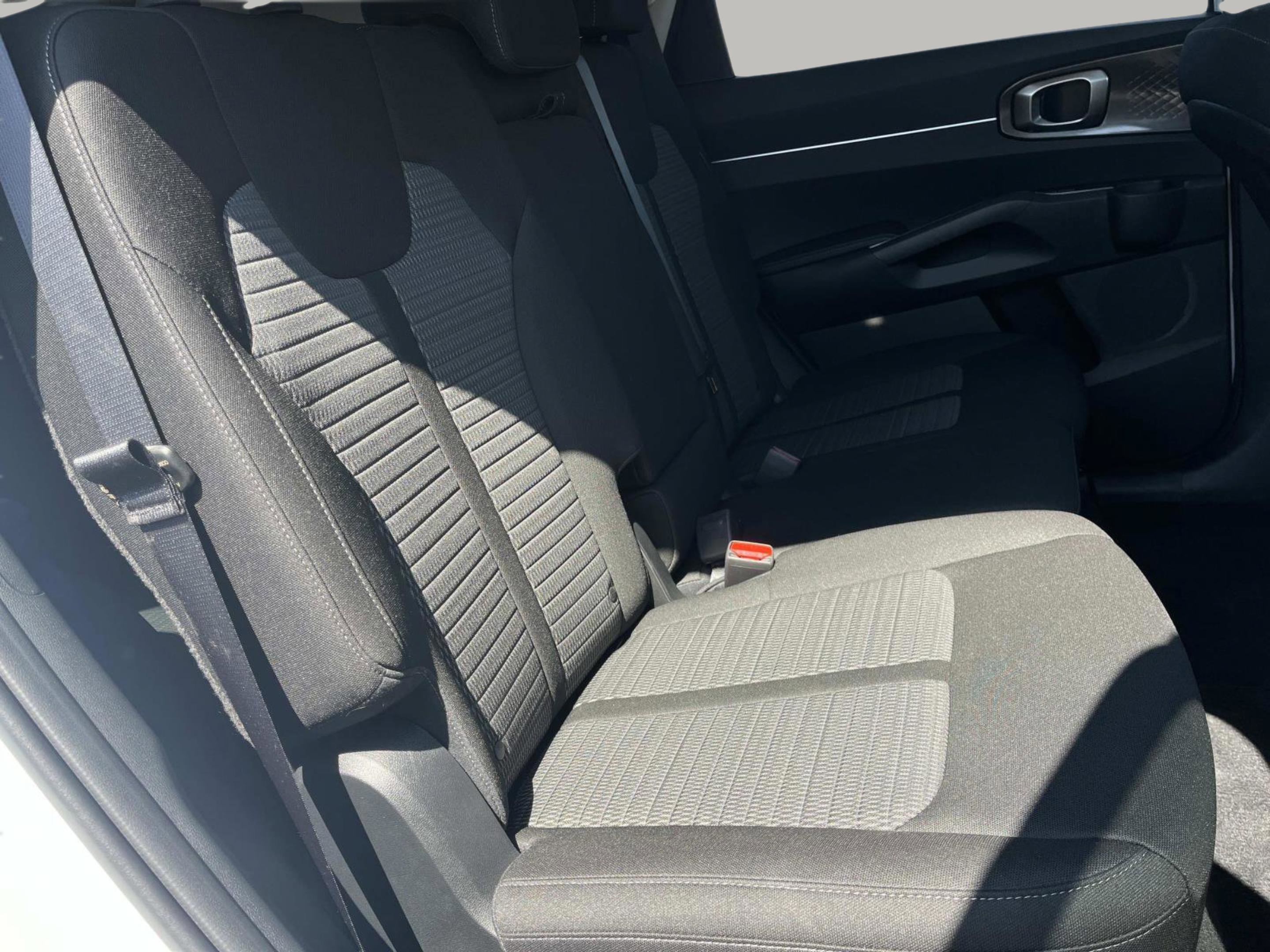 Used 2023 Glacial White Pearl Kia LX image 25