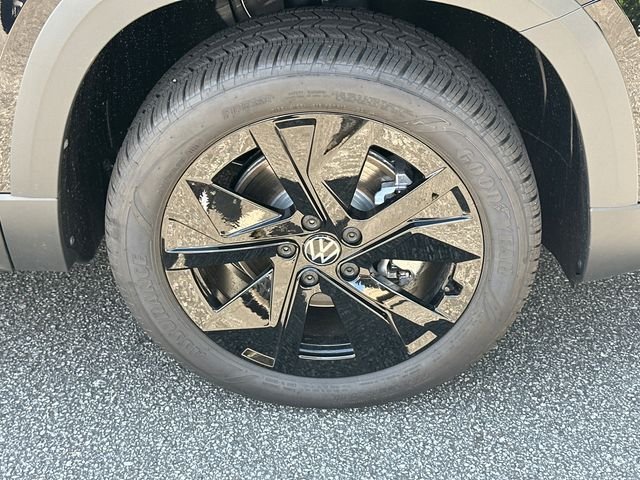 New 2026 Black Volkswagen 1.5T SE Black image 12