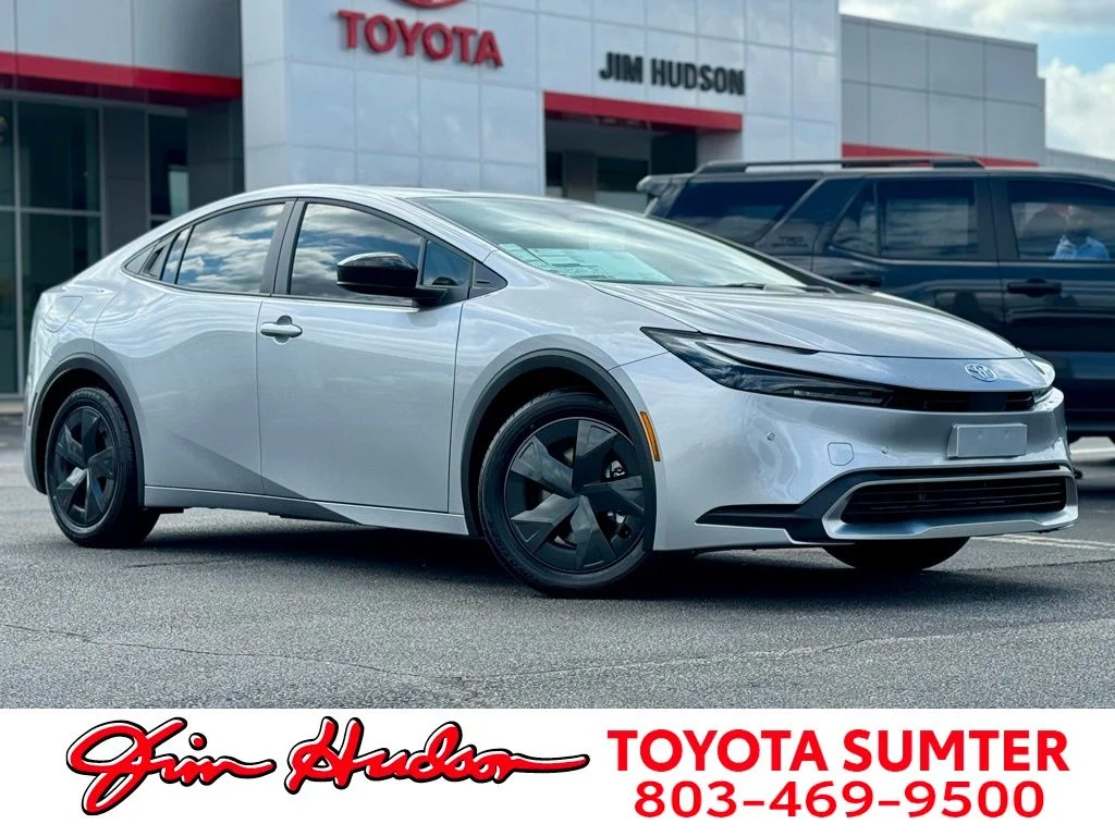2026 Toyota Prius SE's photo