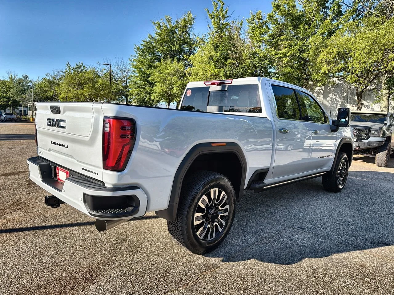 New 2026 Glacier White Tricoat GMC Denali Ultimate image 8