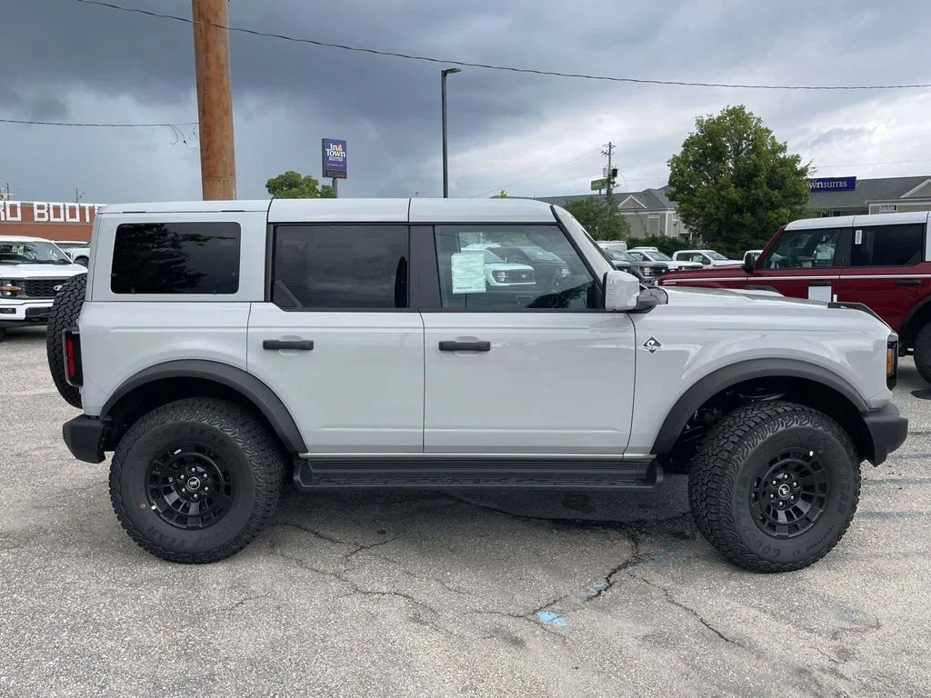 New 2026 White Ford Outer Banks image 2