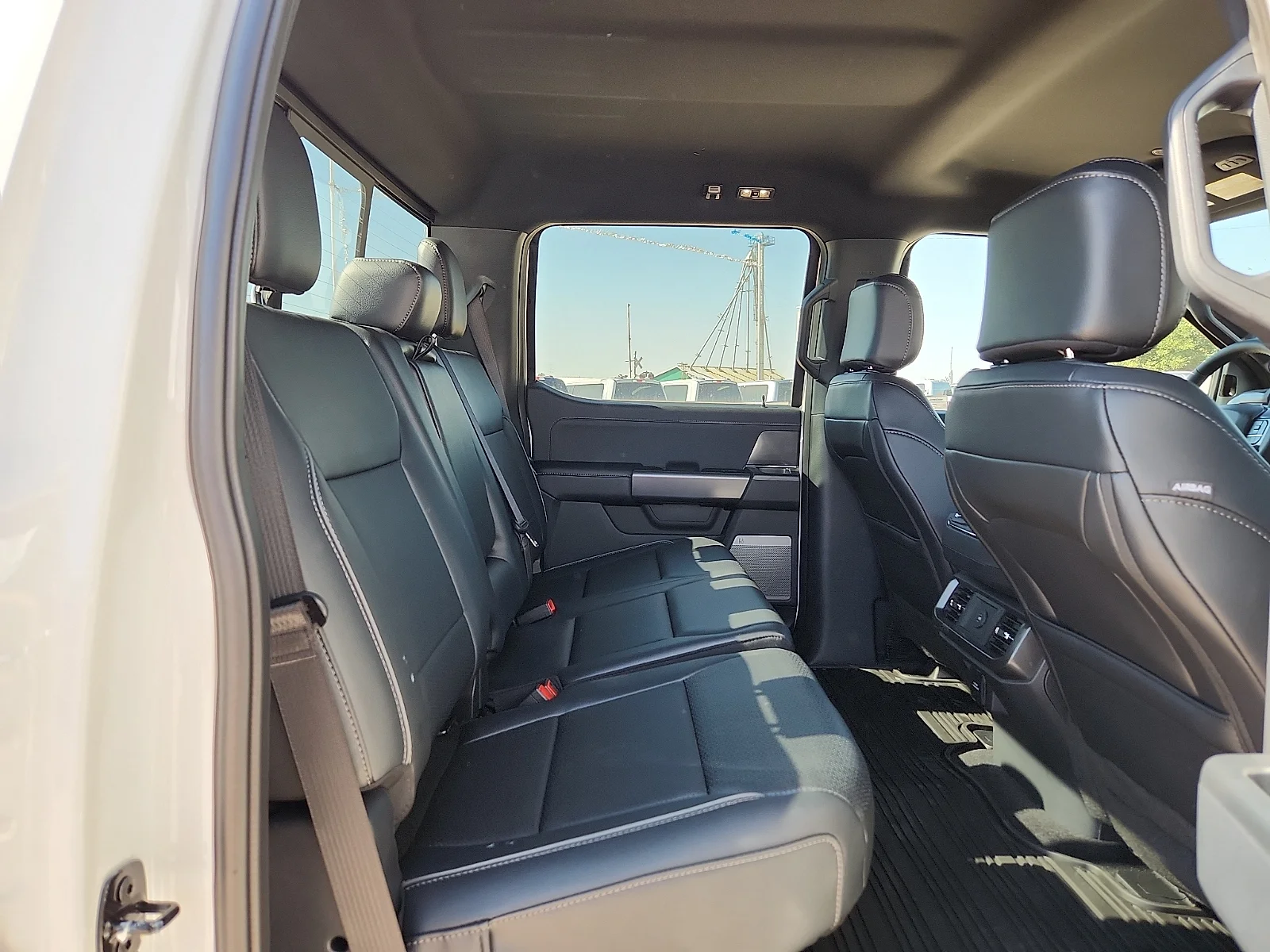 New 2026 Star White Metallic Tri-Coat Ford Lariat image 19