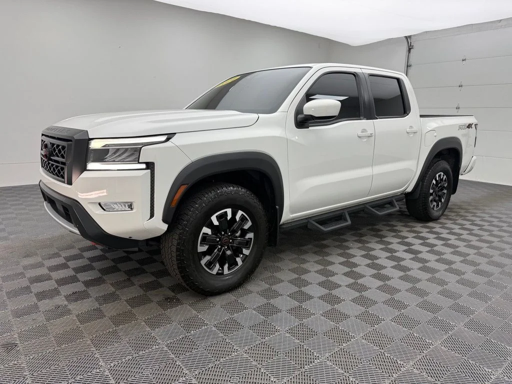 Used 2024 White Nissan PRO-4X image 2