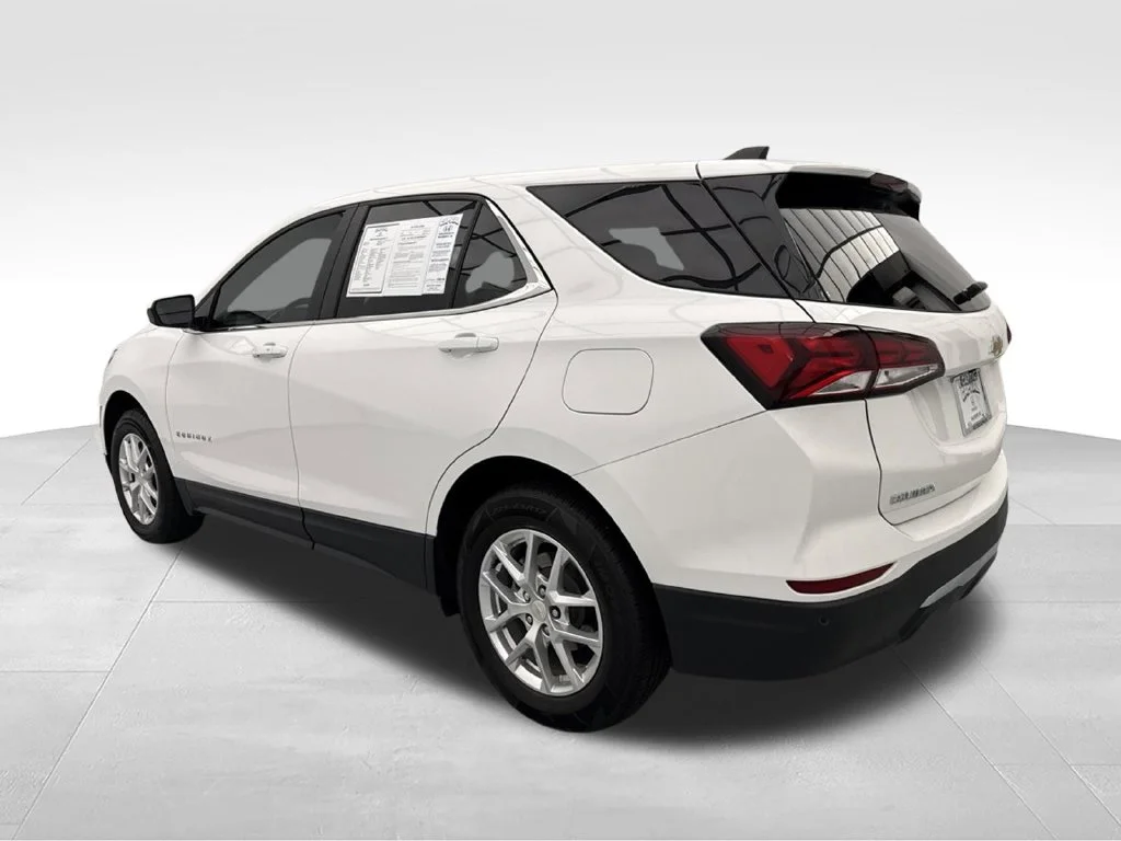 Used 2024 Summit White Chevrolet LT image 5