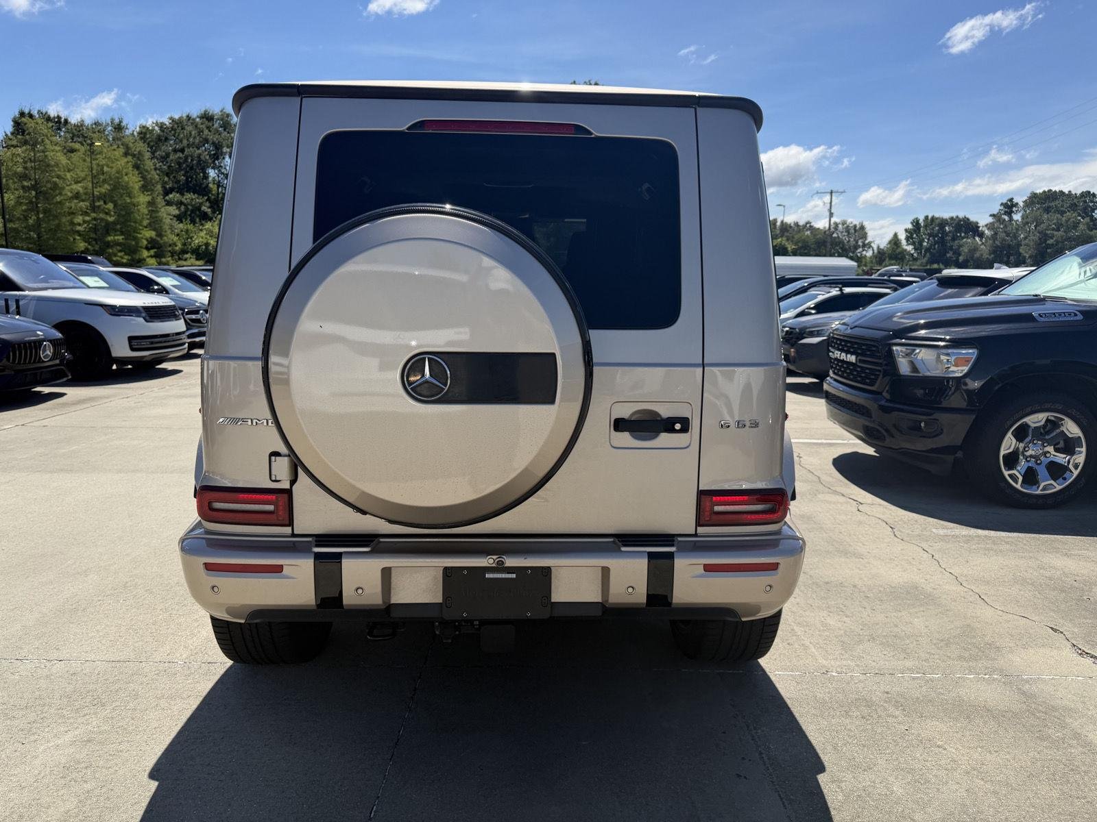 Certified Used 2025 MANUFAKTUR Desert Silver metallic Mercedes-Benz AMG® G 63 image 21