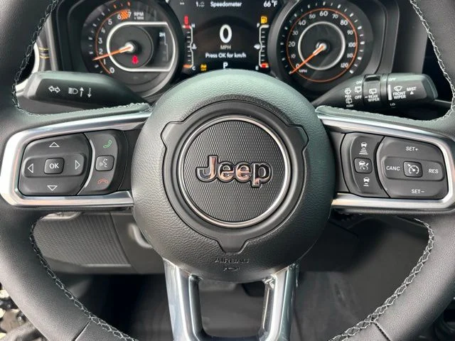 New 2026 Black Clear-Coat Exterior Paint Jeep Sahara image 14