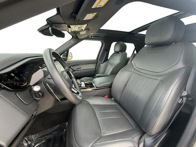 Certified Used 2025 Fuji White Land Rover SE image 10