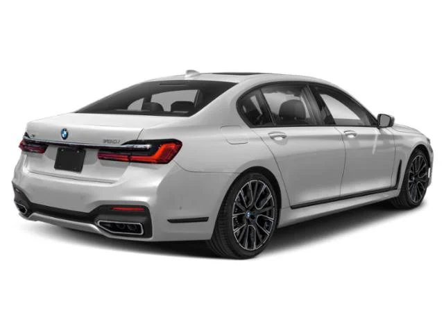 Used 2022 Cashmere Silver Metallic BMW 750i xDrive image 5