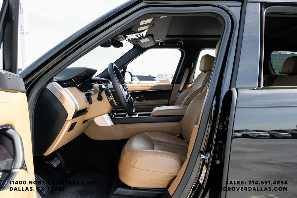 Used 2023 Black Land Rover SE image 34