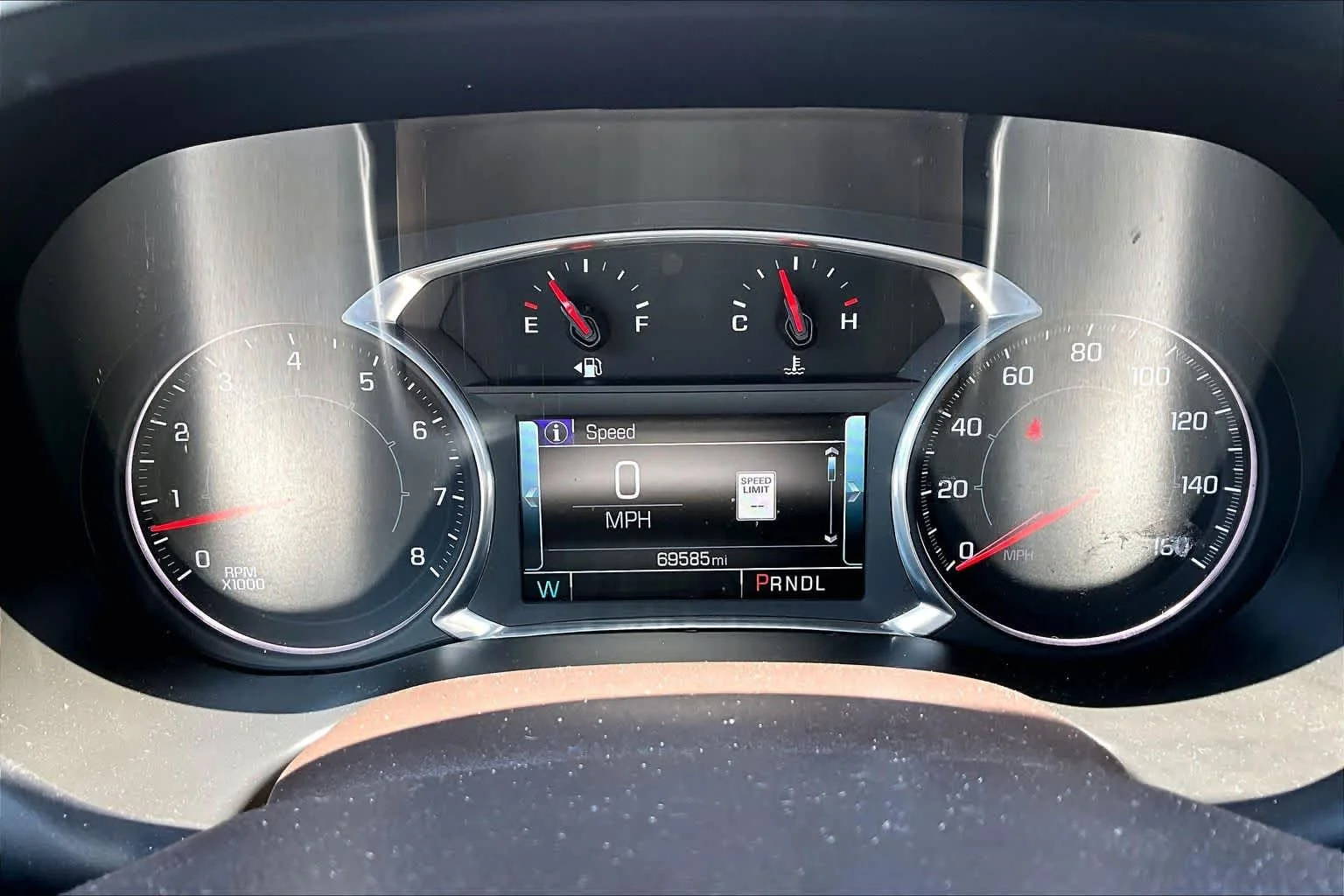 Used 2018 Iridium Metallic GMC SLT image 25