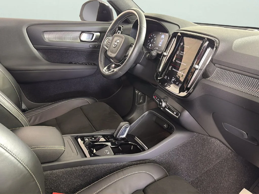 2021 Volvo XC40 R-Design - Photo 34