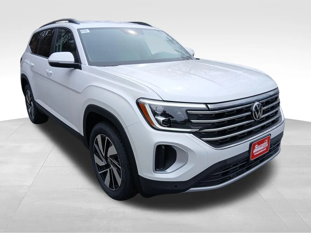 New 2026 White Volkswagen SE w/Technology image 7
