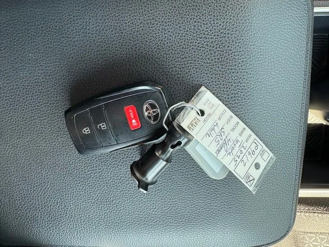 Used 2025 White Toyota SR5 image 6
