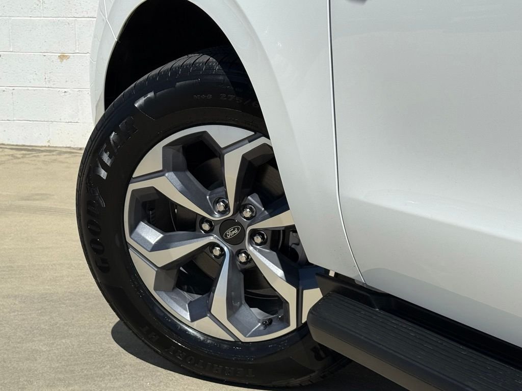New 2027 Star White Metallic Tri-Coat Ford MAX Active image 16