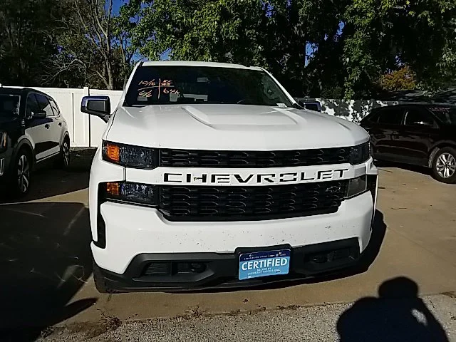 Used 2020 White Chevrolet Custom image 7