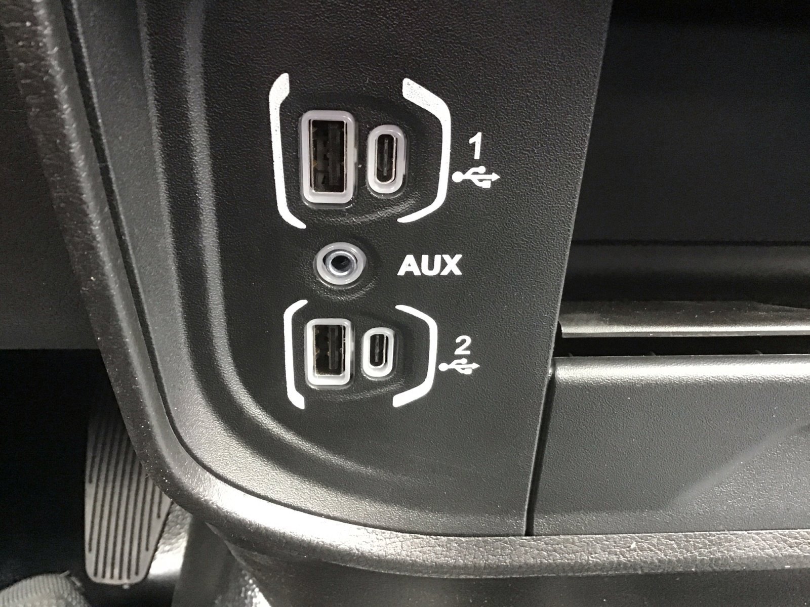 New 2026 Bright White Clearcoat RAM Tradesman image 19