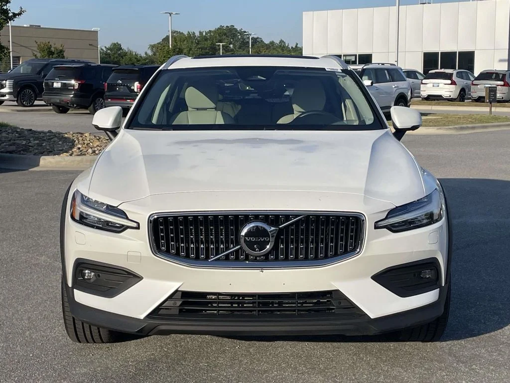 2025 Volvo V60 Cross Country Plus - Photo 23