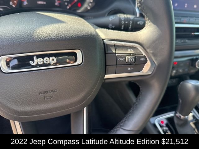 Used 2022 Bright White Clearcoat Jeep Latitude image 18