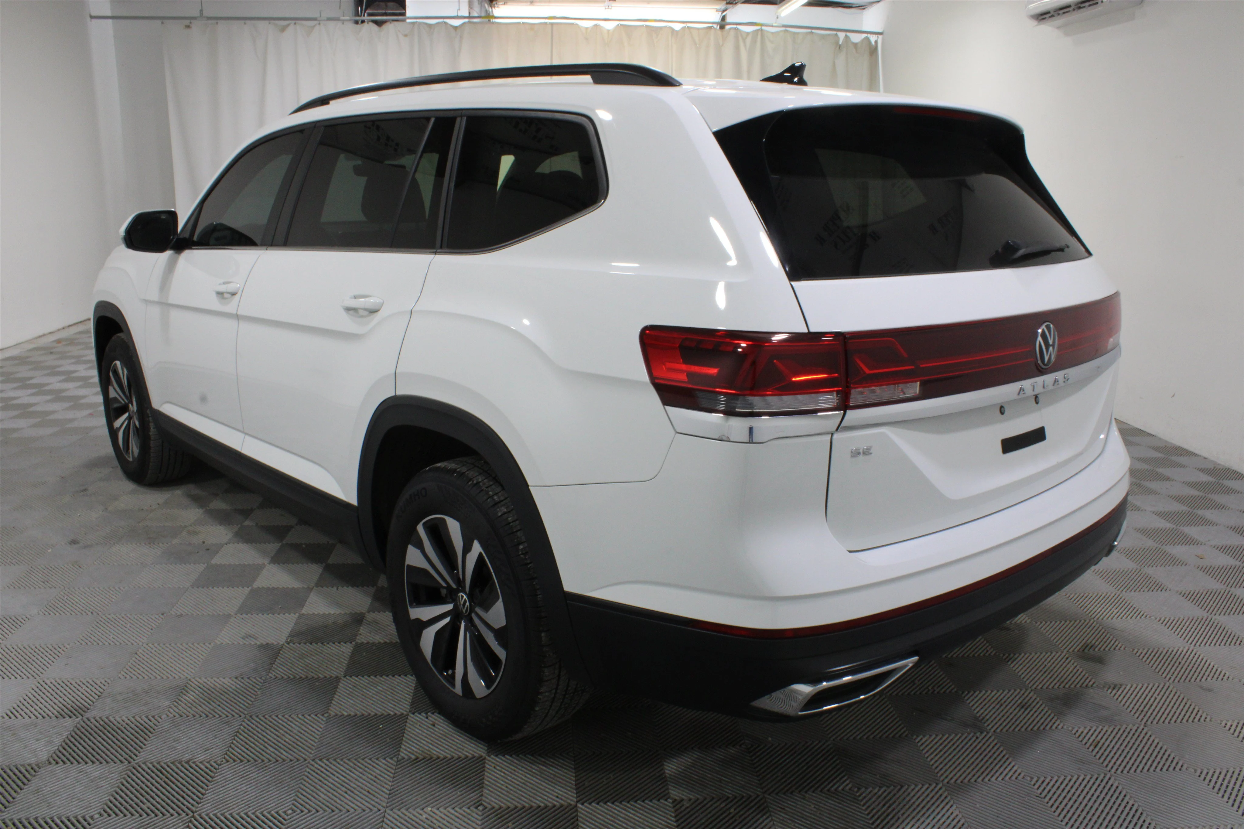 2025 Volkswagen Atlas SE - Photo 31