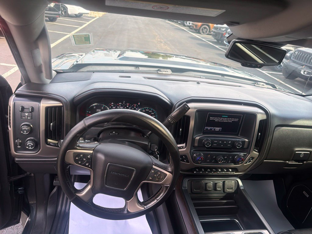 Used 2018 Green GMC Denali image 21