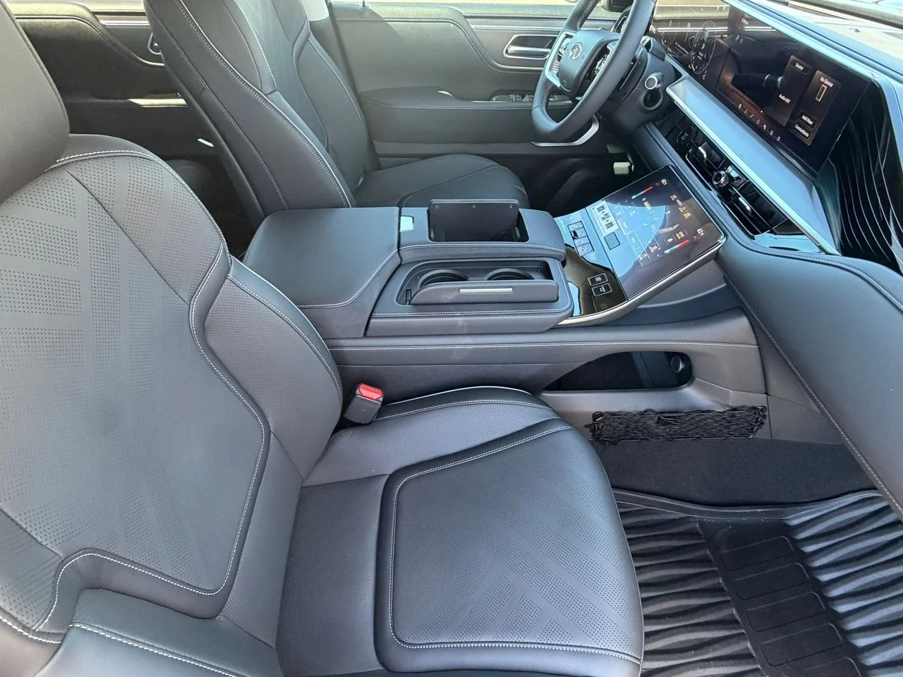 New 2027 BLACK OBSIDIAN INFINITI Luxe 4WD image 12