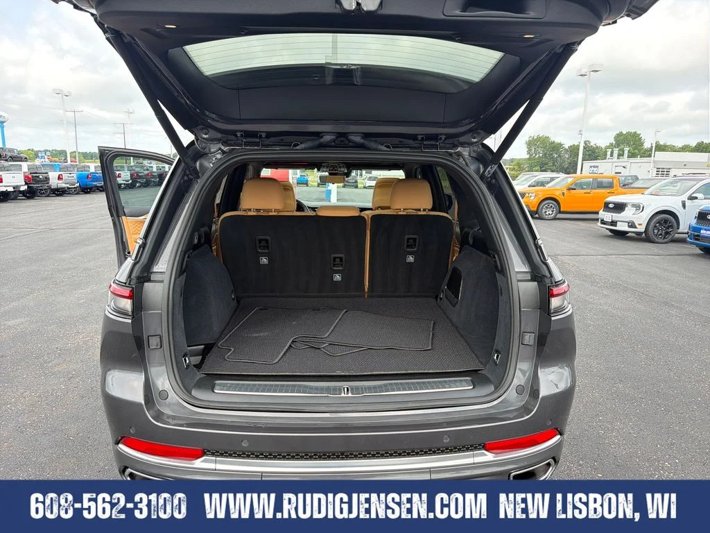 Used 2023 Gray Jeep Summit Reserve image 23