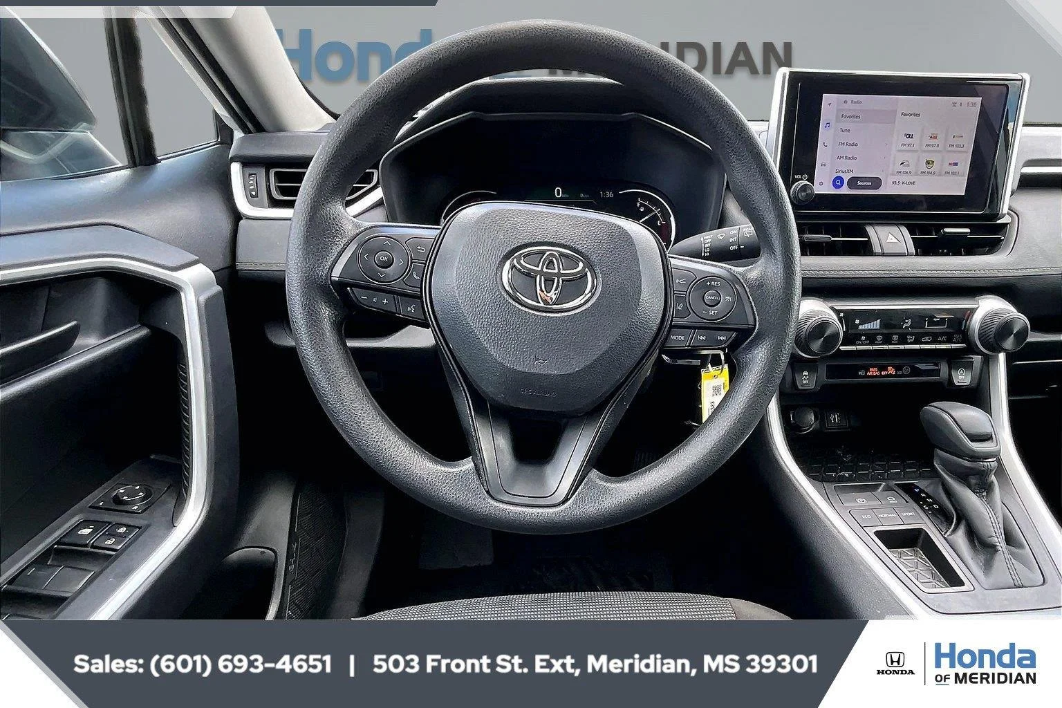 Used 2025 Ice Cap Toyota LE image 5
