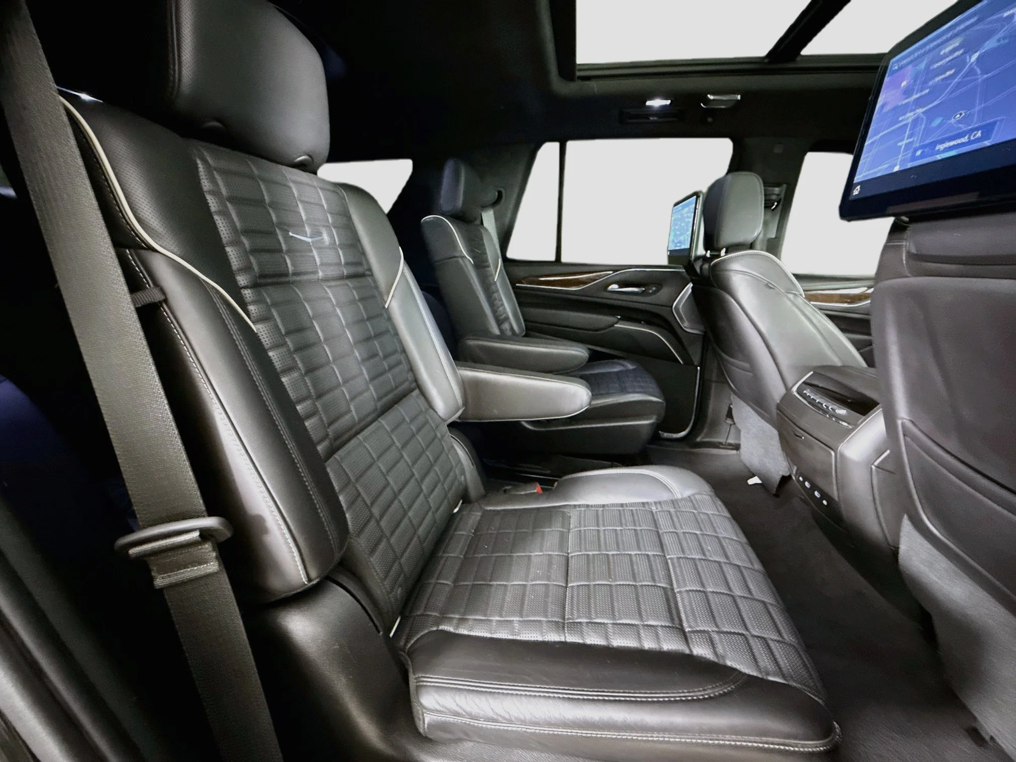 Used 2021 BLACK RAVEN Cadillac Sport Platinum image 32