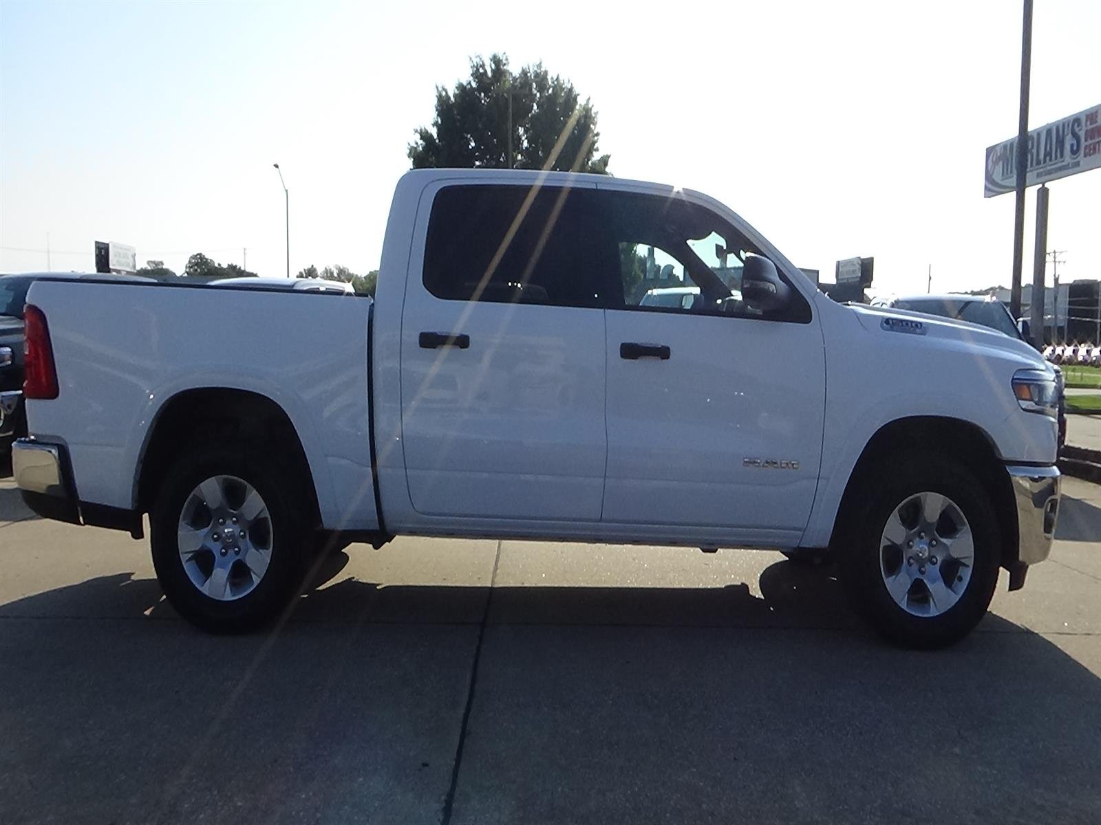 Used 2025 Bright White Clear Coat (pw7) RAM Big Horn image 4