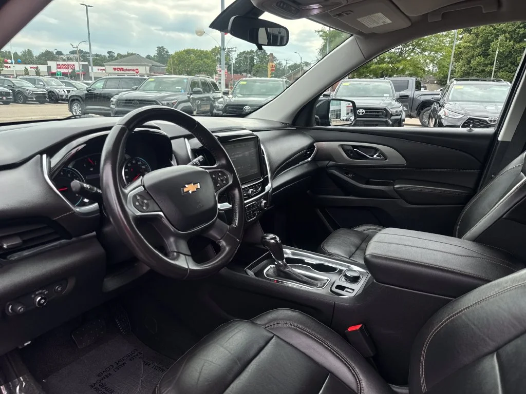 Used 2020 Gray Chevrolet 3LT image 15