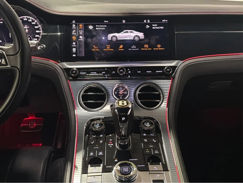 Used 2020 Black Bentley V8 image 16
