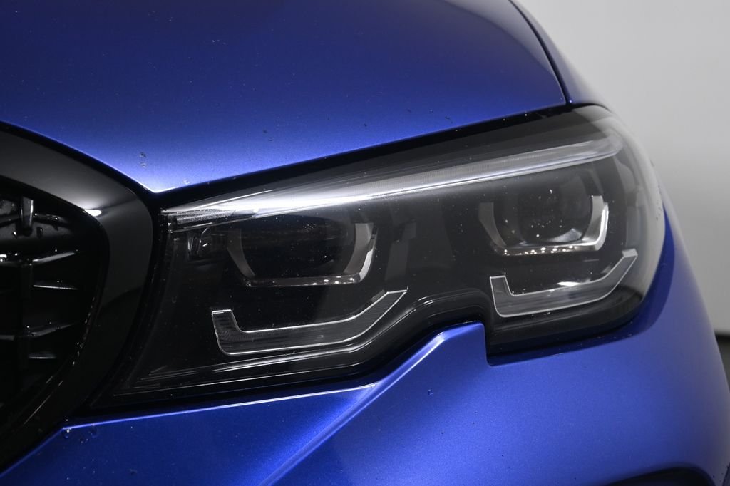 Used 2022 Blue Metallic BMW M340i xDrive image 11