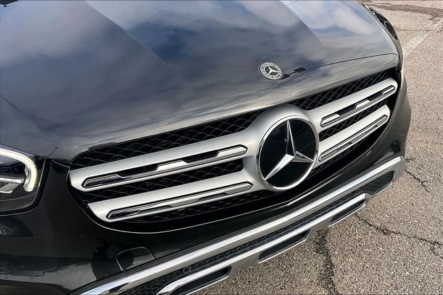 Used 2022 Gray Mercedes-Benz GLC 300 image 28
