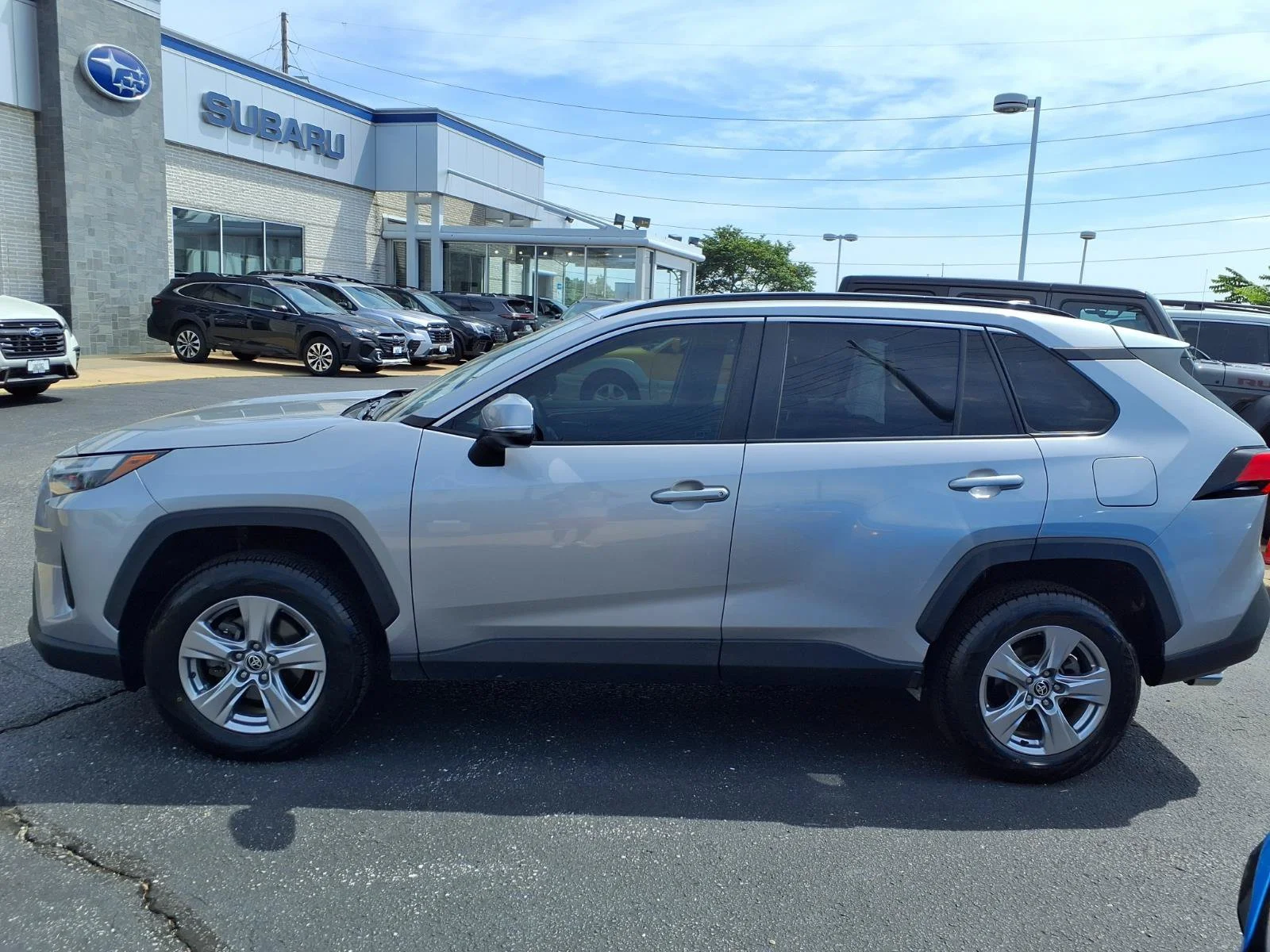 Used 2022 Silver Sky Metallic Toyota XLE image 22