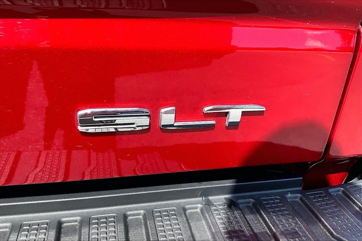 Used 2023 Volcanic Red Tintcoat GMC SLT image 10