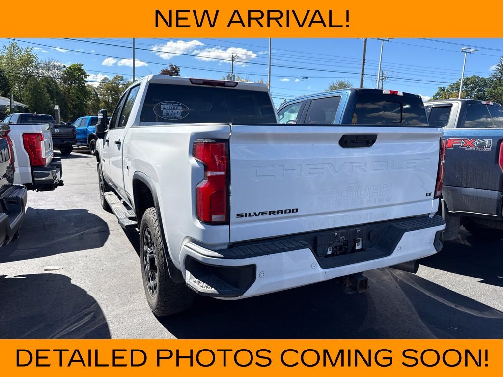 Used 2024 Summit White Chevrolet LT image 5
