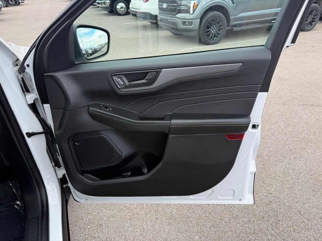 Used 2023 Oxford White Ford Active image 18