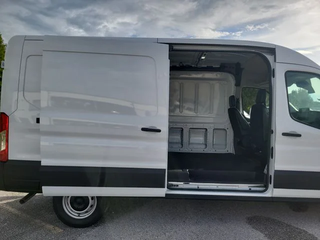 New 2026 Oxford White Ford Base image 14