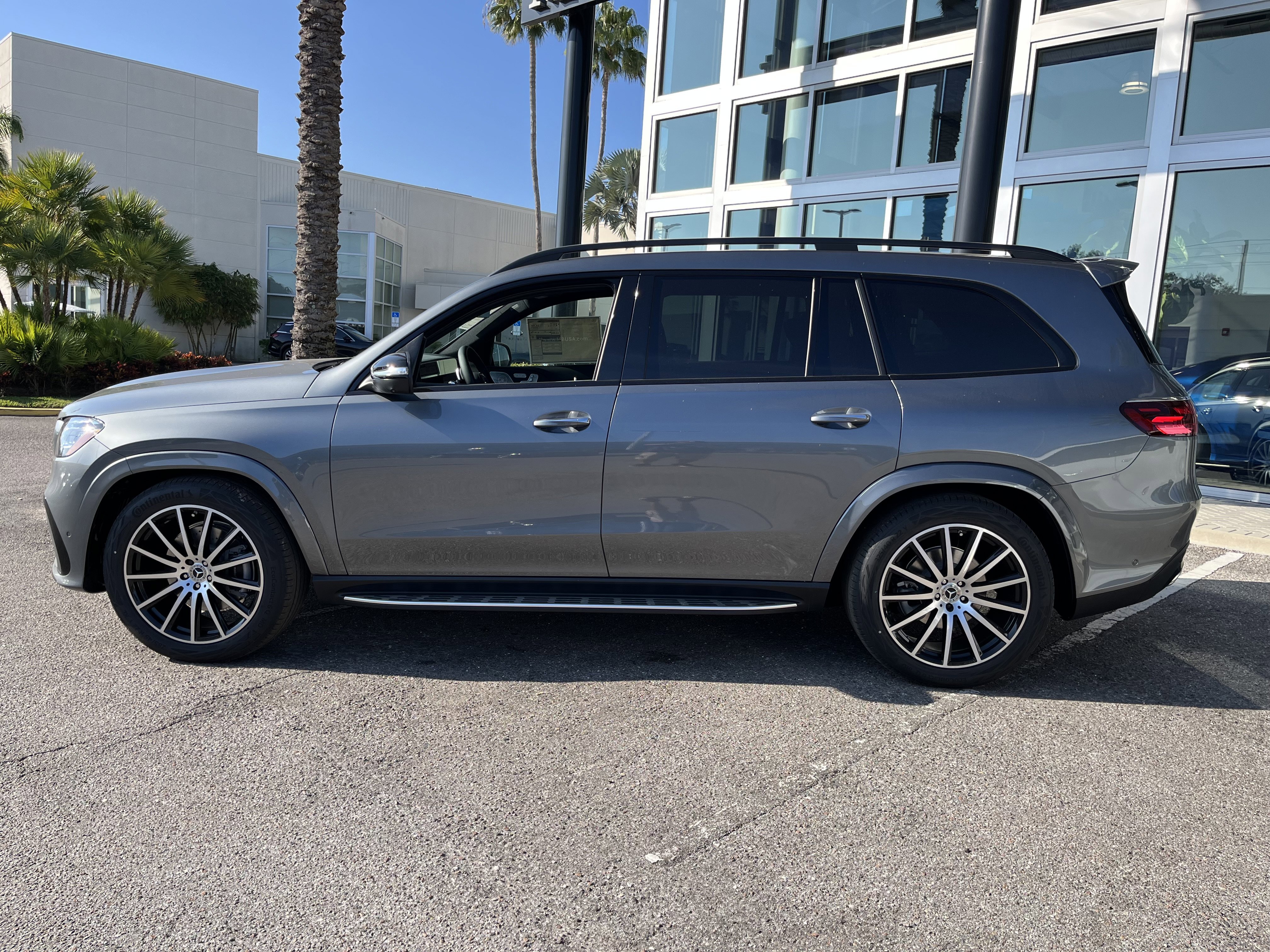 New 2026 SELENITE GREY Mercedes-Benz GLS 450 image 3