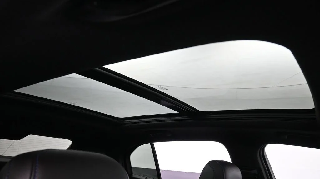 Used 2025 White Cadillac Sport image 19
