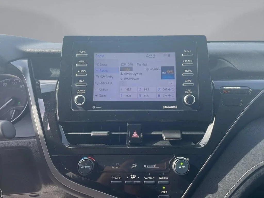 2024 Toyota Camry SE - Photo 18