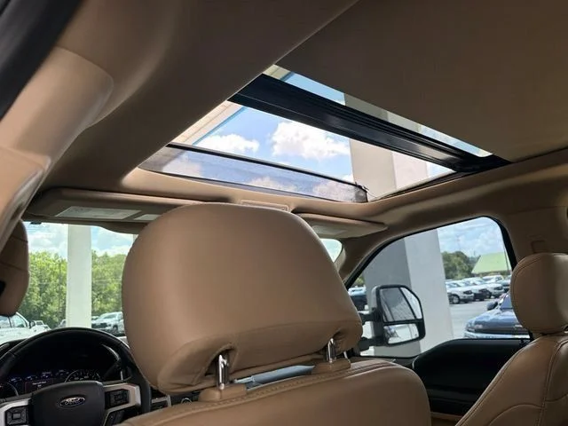 Used 2020 White Ford Lariat image 8