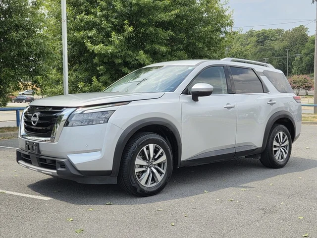 2025 NISSAN PATHFINDER SL