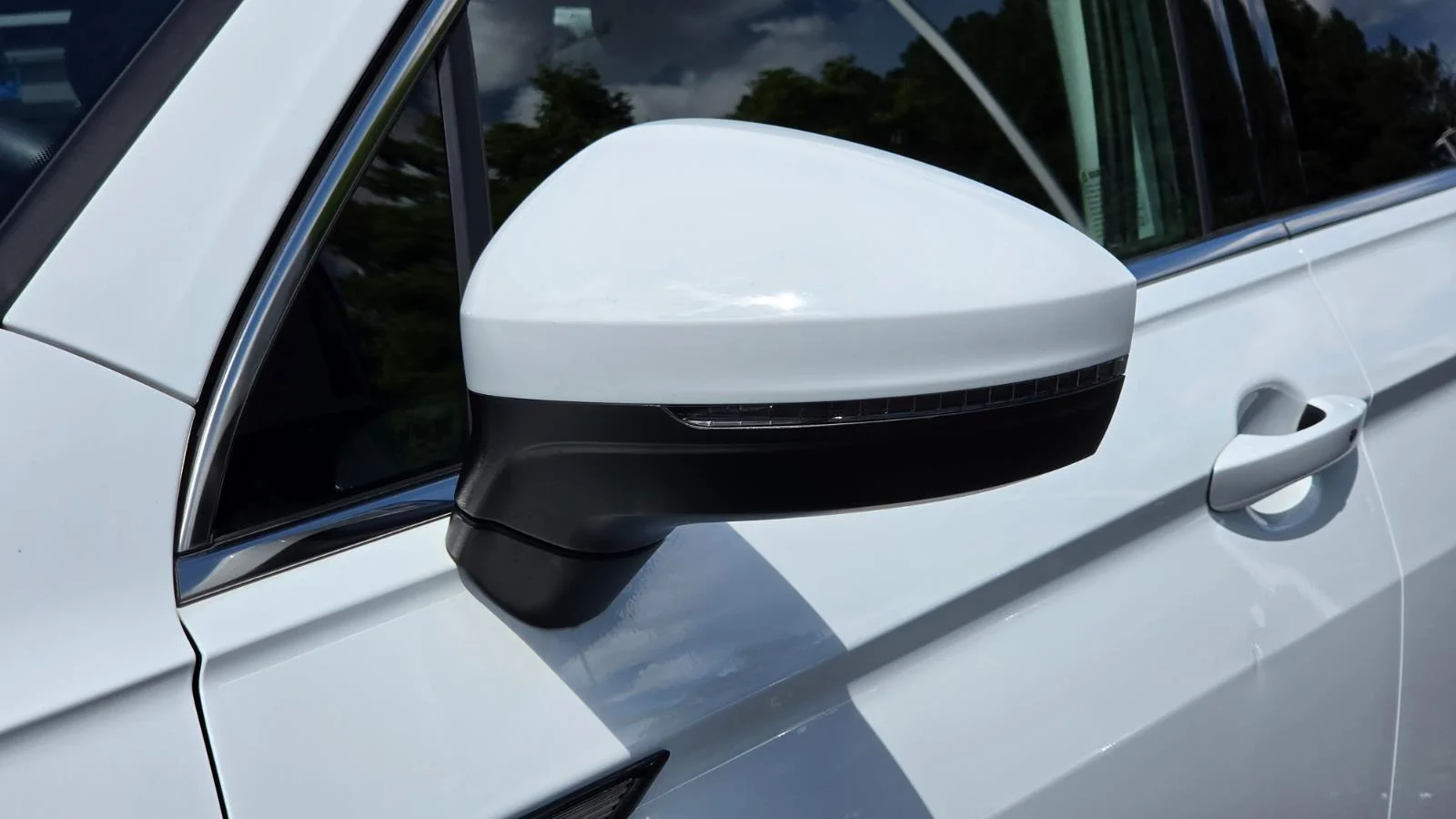 Certified Used 2024 Pure White Volkswagen SE image 13
