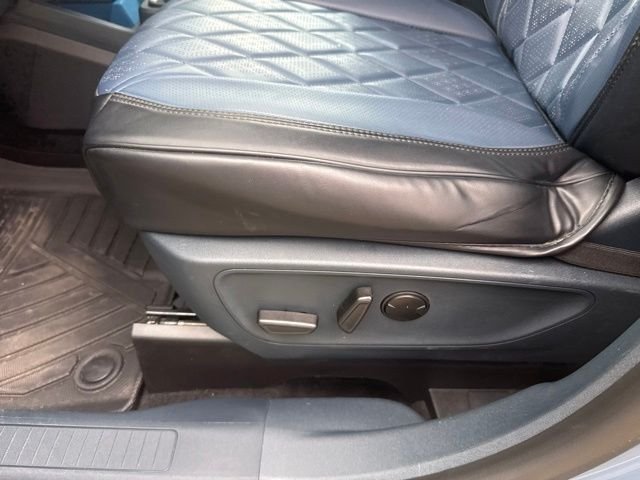 Used 2025 Gray Ford XLT image 25