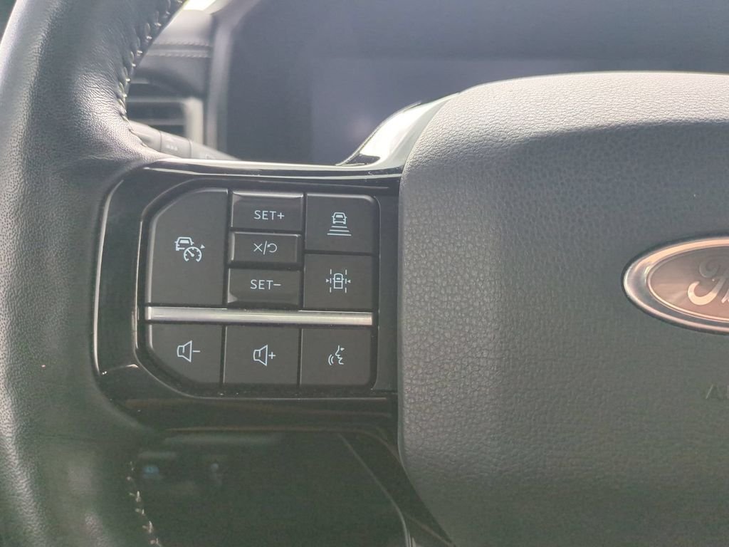 2023 Ford F-150 Lightning Platinum - Photo 33